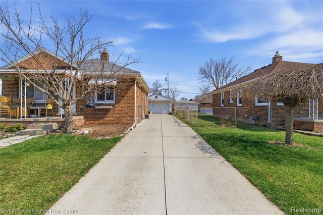 3115 Wilson Avenue, Lincoln Park, MI 48146