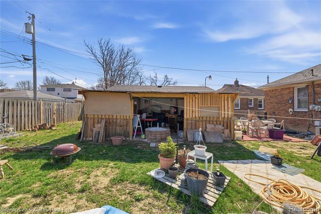 3115 Wilson Avenue, Lincoln Park, MI 48146