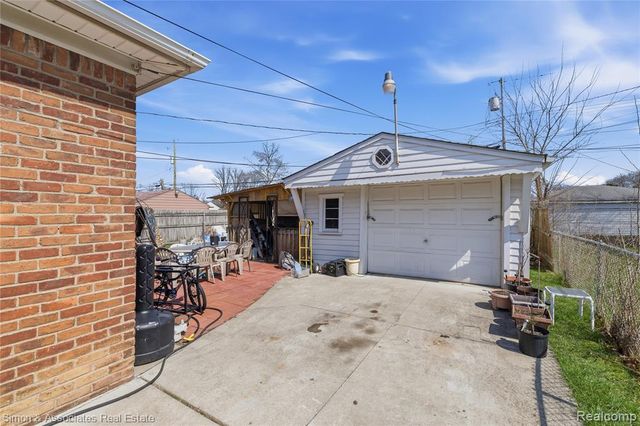 3115 Wilson Avenue, Lincoln Park, MI 48146