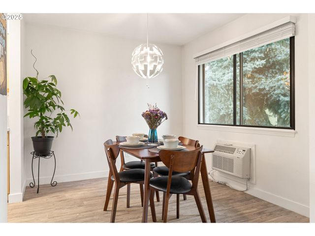 15928 Ne FREMONT St, Portland, OR 97230