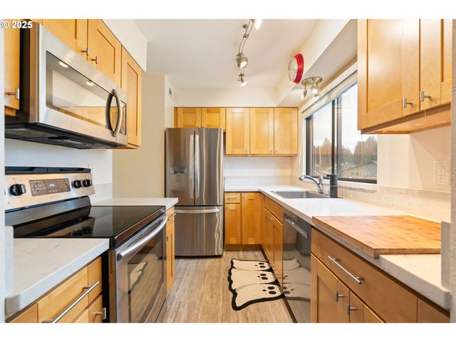 15928 Ne FREMONT St, Portland, OR 97230