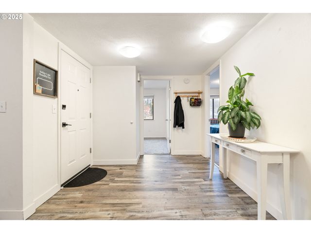 15928 Ne FREMONT St, Portland, OR 97230