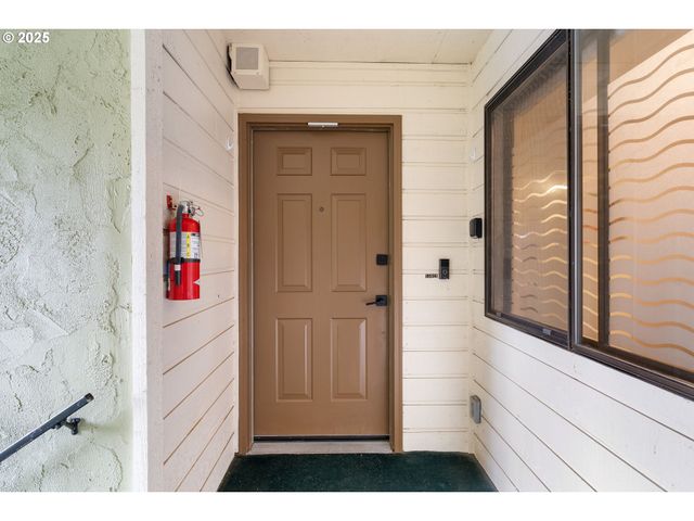 15928 Ne FREMONT St, Portland, OR 97230