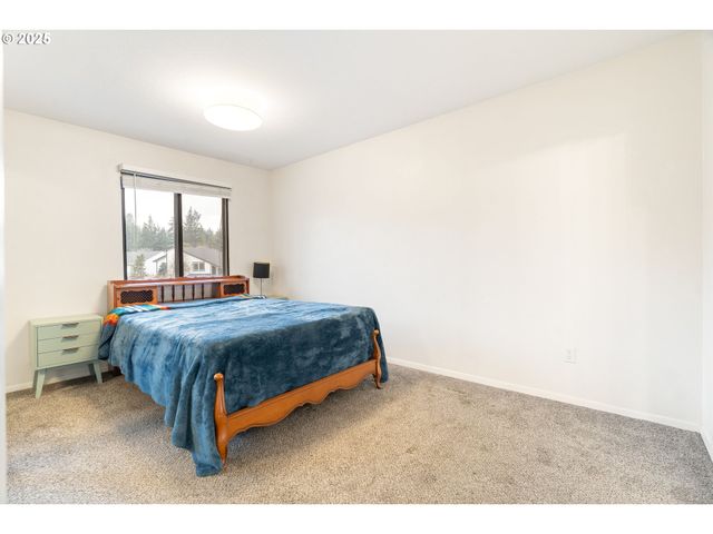 15928 Ne FREMONT St, Portland, OR 97230