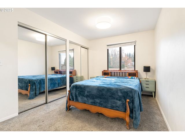 15928 Ne FREMONT St, Portland, OR 97230