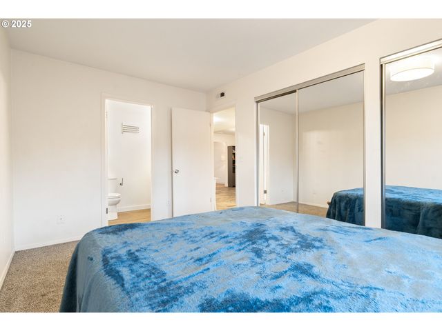 15928 Ne FREMONT St, Portland, OR 97230