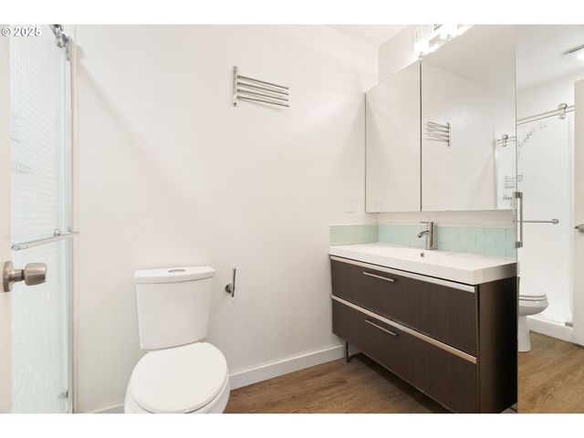 15928 Ne FREMONT St, Portland, OR 97230