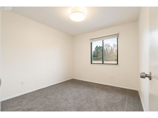 15928 Ne FREMONT St, Portland, OR 97230