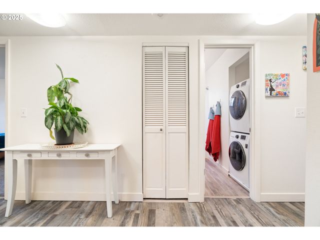 15928 Ne FREMONT St, Portland, OR 97230