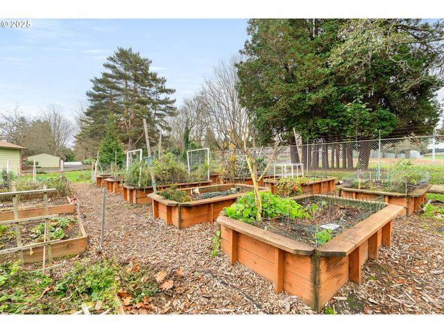 15928 Ne FREMONT St, Portland, OR 97230