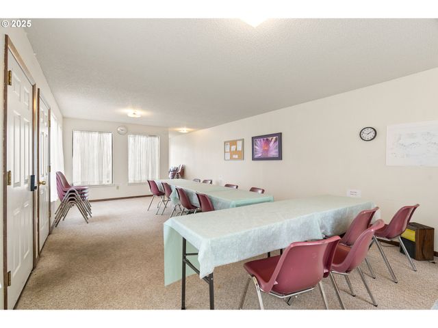 15928 Ne FREMONT St, Portland, OR 97230