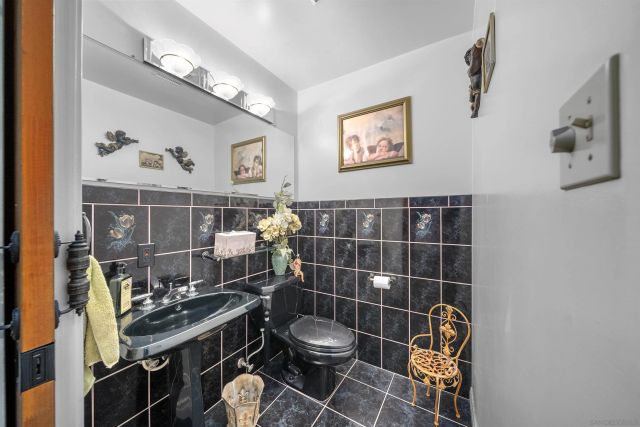 2410 Mount Elena Way, Jamul, CA 91935
