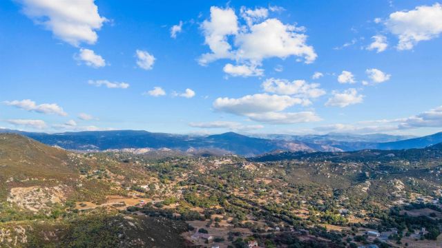 2410 Mount Elena Way, Jamul, CA 91935