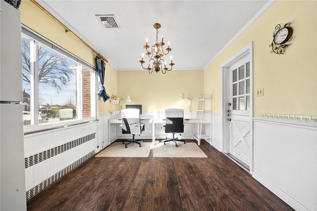 1111 Firwood Dr, Mt Lebanon, PA 15243