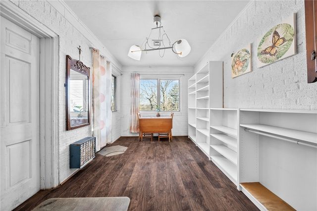 1111 Firwood Dr, Mt Lebanon, PA 15243