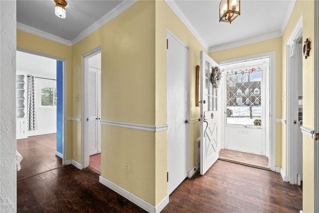 1111 Firwood Dr, Mt Lebanon, PA 15243