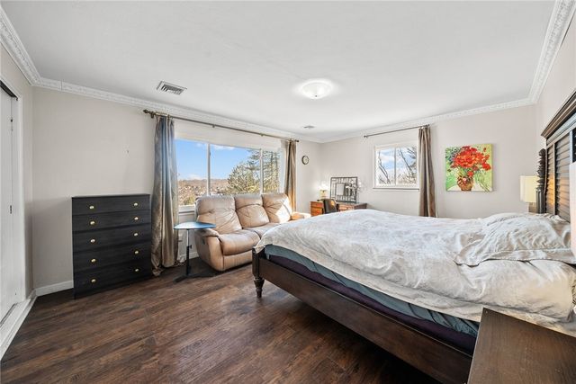 1111 Firwood Dr, Mt Lebanon, PA 15243