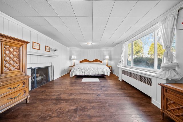 1111 Firwood Dr, Mt Lebanon, PA 15243