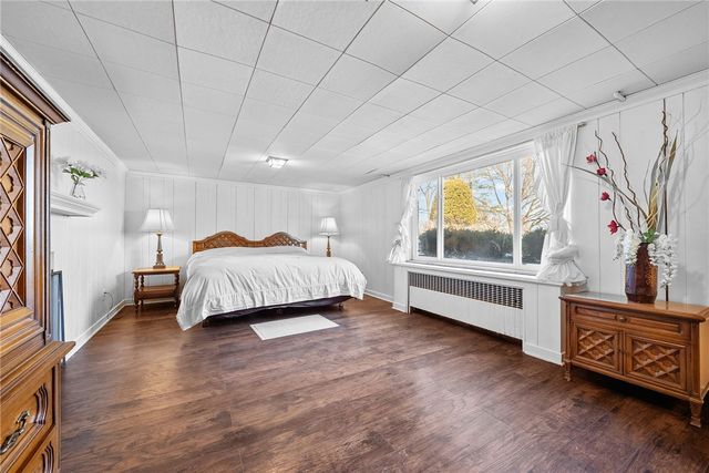 1111 Firwood Dr, Mt Lebanon, PA 15243