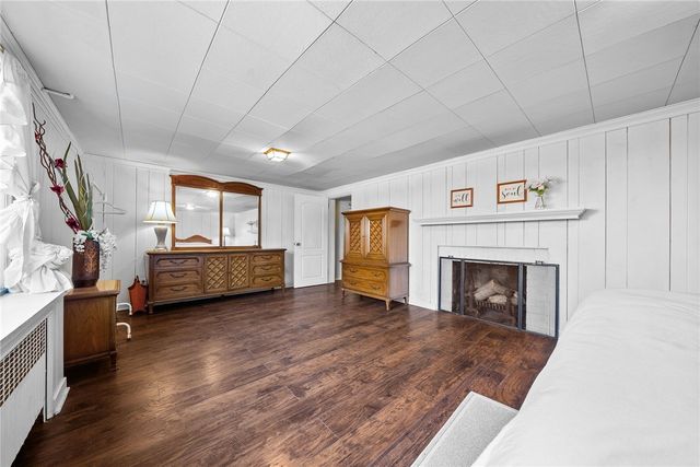 1111 Firwood Dr, Mt Lebanon, PA 15243