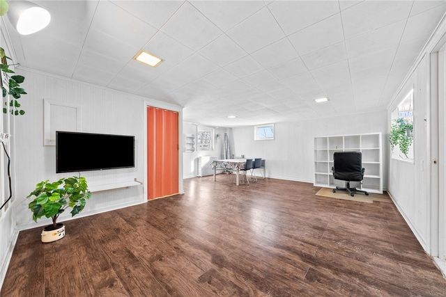 1111 Firwood Dr, Mt Lebanon, PA 15243