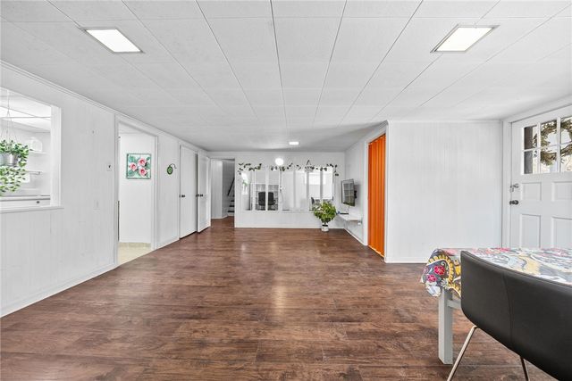 1111 Firwood Dr, Mt Lebanon, PA 15243