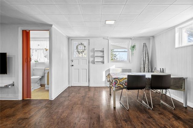 1111 Firwood Dr, Mt Lebanon, PA 15243