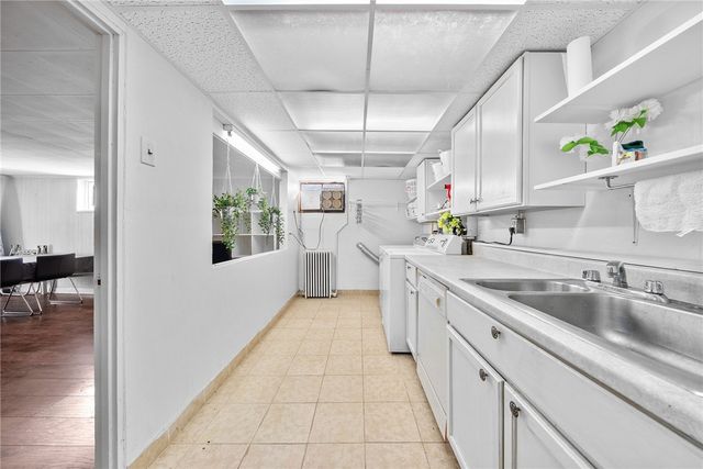 1111 Firwood Dr, Mt Lebanon, PA 15243