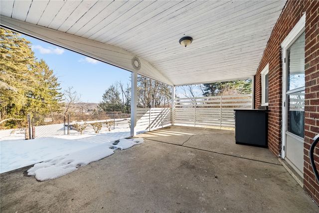 1111 Firwood Dr, Mt Lebanon, PA 15243