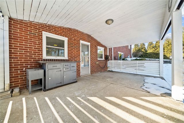 1111 Firwood Dr, Mt Lebanon, PA 15243