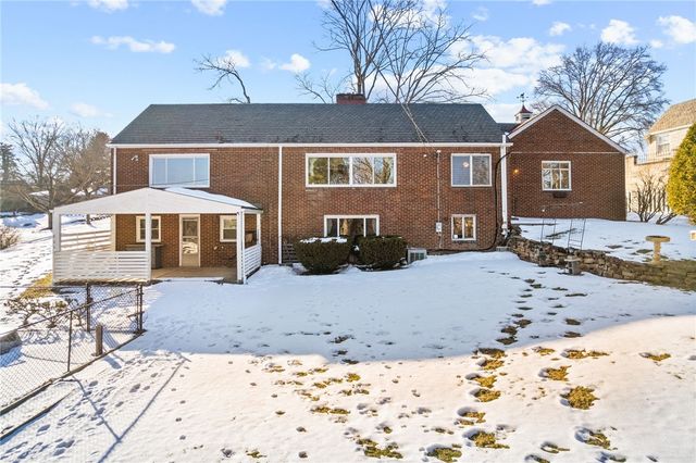 1111 Firwood Dr, Mt Lebanon, PA 15243