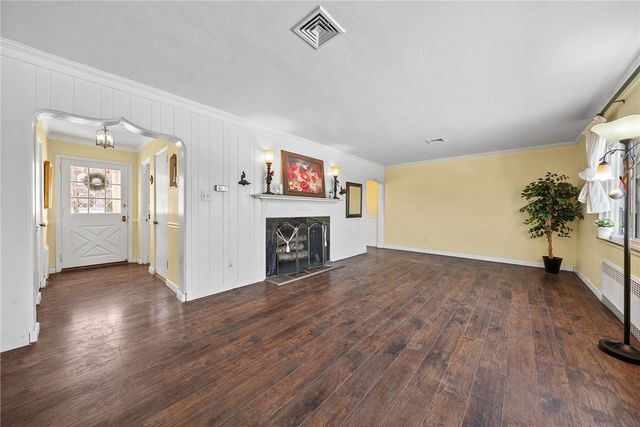 1111 Firwood Dr, Mt Lebanon, PA 15243