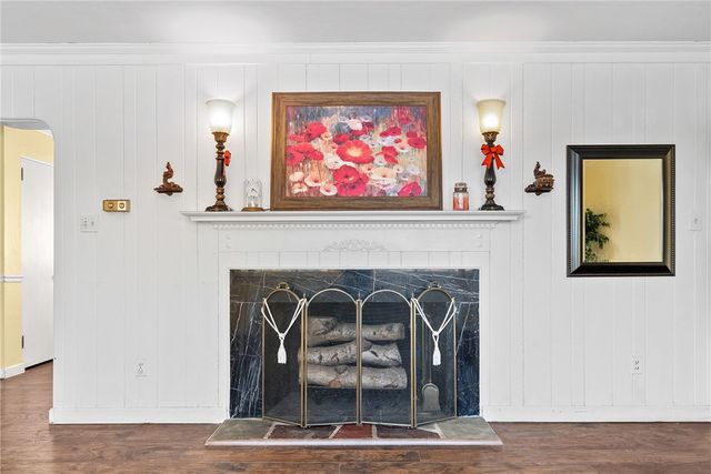 1111 Firwood Dr, Mt Lebanon, PA 15243