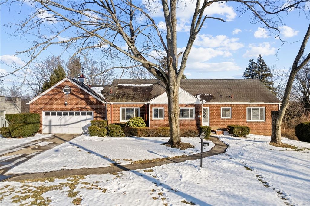 1111 Firwood Dr, Mt Lebanon, PA 15243