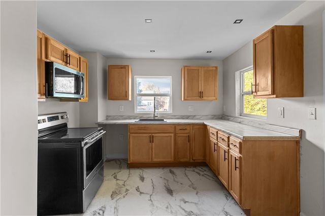 1428 Adams, Manchester, PA 15233