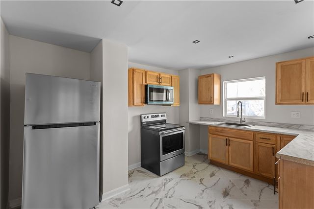 1428 Adams, Manchester, PA 15233