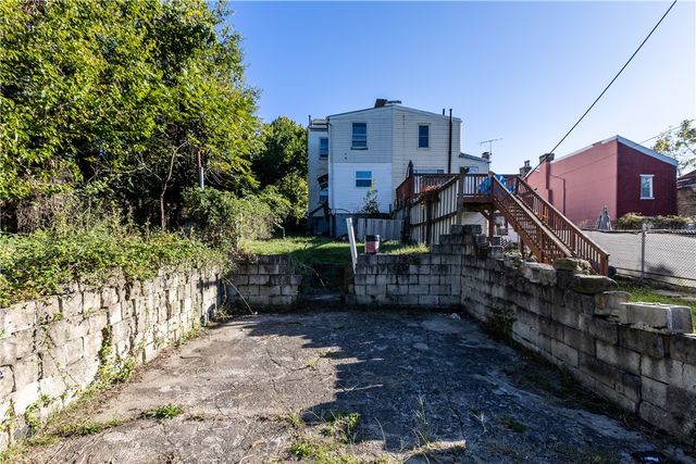 1428 Adams, Manchester, PA 15233