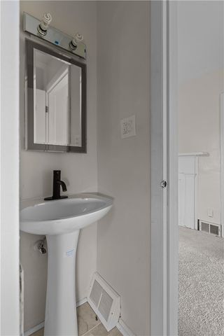 1428 Adams, Manchester, PA 15233