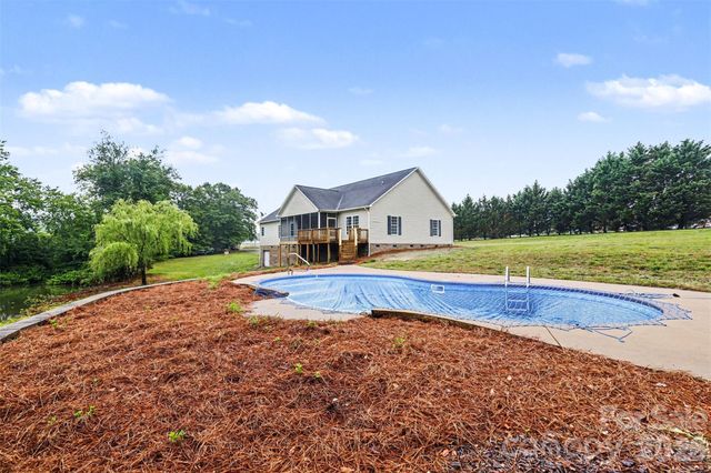 1060 Moss Lake Drive, Clover, SC 29710