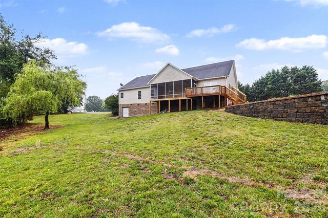 1060 Moss Lake Drive, Clover, SC 29710