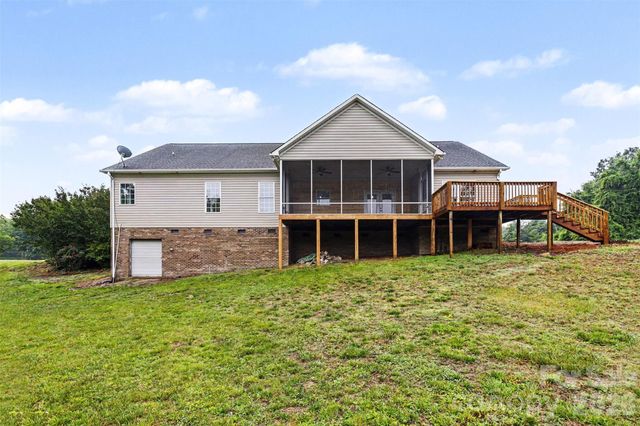 1060 Moss Lake Drive, Clover, SC 29710
