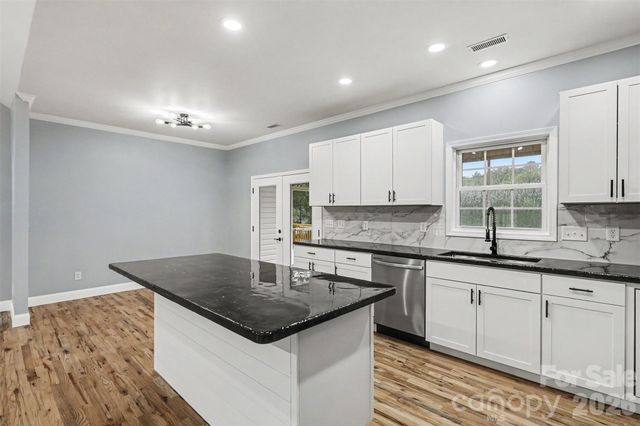1060 Moss Lake Drive, Clover, SC 29710