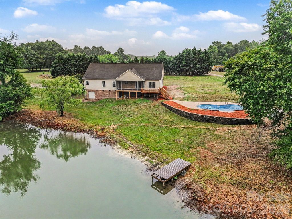 1060 Moss Lake Drive, Clover, SC 29710