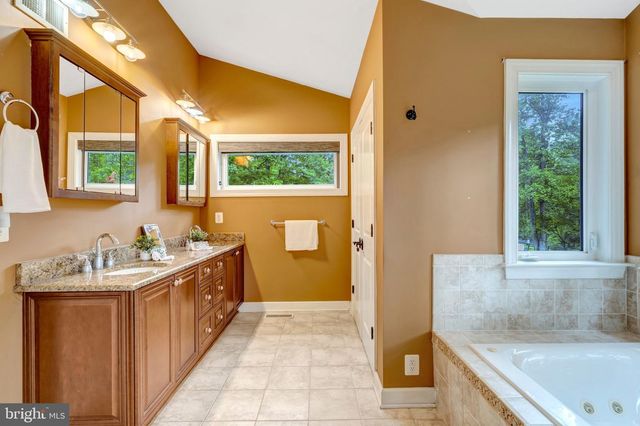 6321 SYDNEY RD, Fairfax Station, VA 22039
