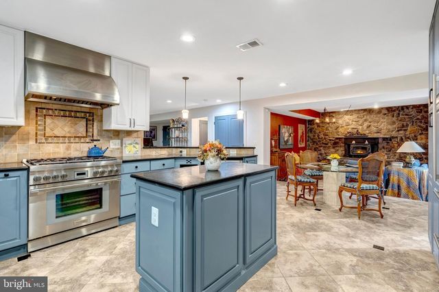 6321 SYDNEY RD, Fairfax Station, VA 22039