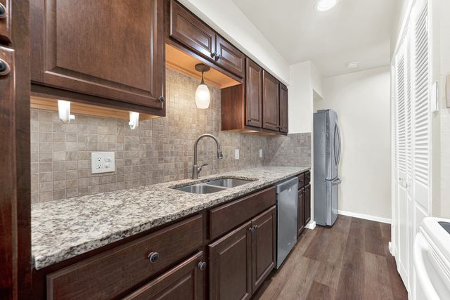 7517 Pebblestone Drive 14, Dallas, TX 75230