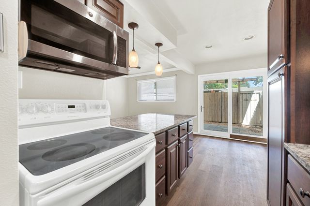 7517 Pebblestone Drive 14, Dallas, TX 75230