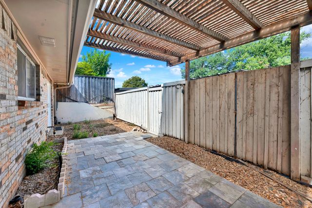 7517 Pebblestone Drive 14, Dallas, TX 75230