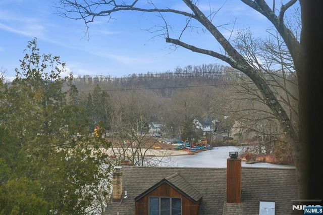 450 Skyline Lake Drive, Ringwood, NJ 07456