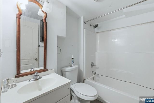 450 Skyline Lake Drive, Ringwood, NJ 07456